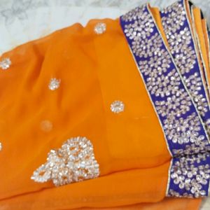 Beautiful saree..small border.1 time used..30min