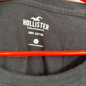 Hollister brand tshirt