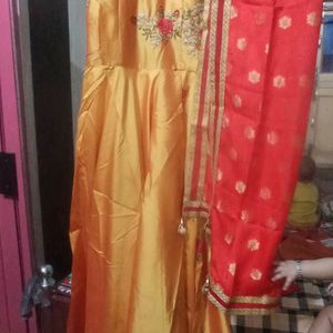 I Am Selling Gown