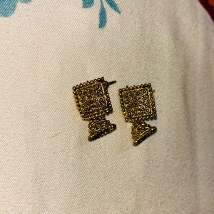 Earings (Set Of 2 )