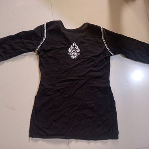 Short Chikan Kari Kurti