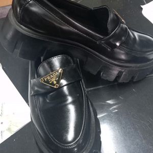 Shoe (Prada)