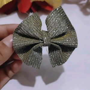 Silver Bow clip