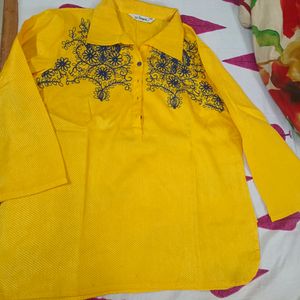 💛 Yellow Embroidery Top Beautiful