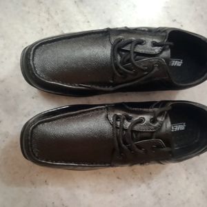 Brand New Formsl Leather Shoe Size 10