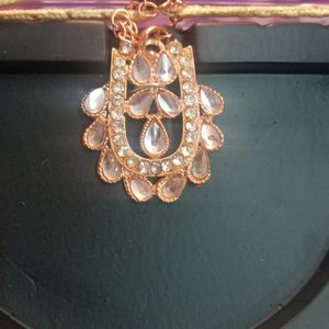 Rose Gold Color Necklace With Earrings And Mangtika