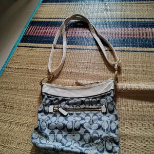 COACH (AUTHENTIC) SLING BAG