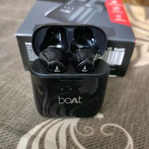 boAt Airdopes 131 Bluetooth Earphones