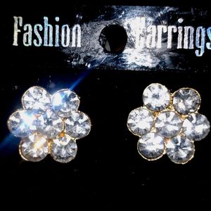 Flower Shaped Earrings With White Stone