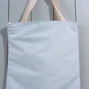 Cinna Tote Bag 🆕🤍