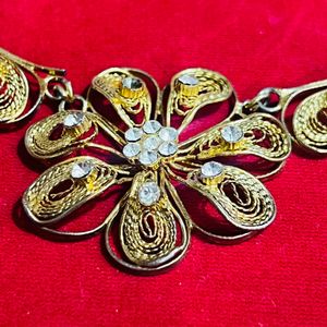 Artificial golden jewellery set