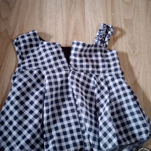 2 Set Top And Pant For Girls