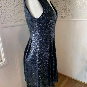 "FOREVER 21 Medium Midnight Blue Sequin Prom/Cockt