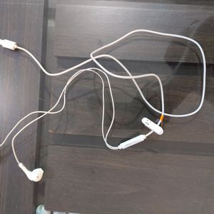 Type C Earphones with Mic - Almost New