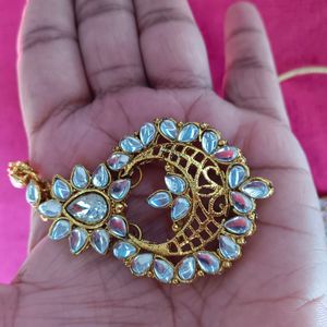 Beautiful Kundan Necklace With Mangtika