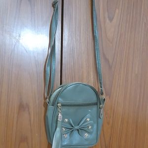 SLING BAG - OLIVE GREEN