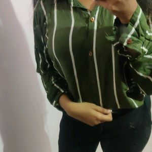 Green Buttonup Shirt For Everyday Wear