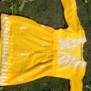 Chikankari Short Kurti