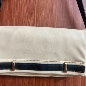 Beige HANDBAG w Black Strap