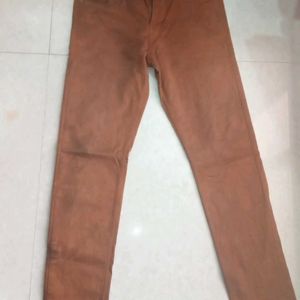 We Are Selling A Comfortable Men's Pant