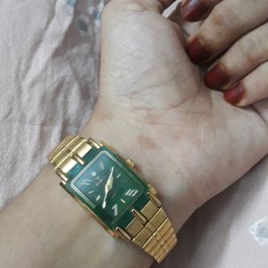 PRICE DROP❤New Golden Chain Watch With Green Dial