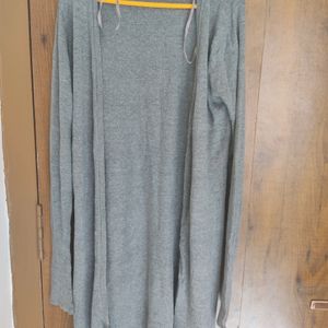 Full Sleeves Shrug In Good Condition