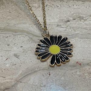 Black Daisy Necklace