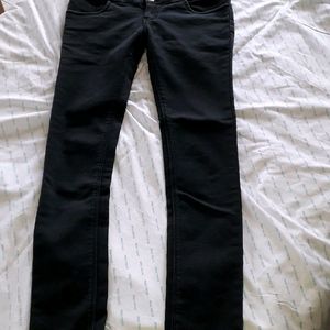 High Waisted Jeans 28