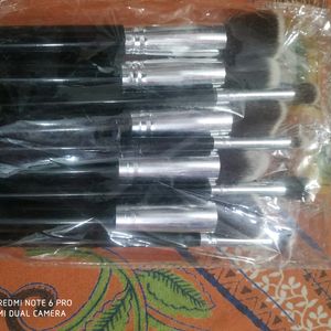 Makeup Brush Set with Free Beauty Blender