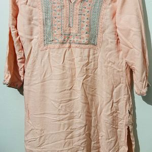 Aavasa Peach Colour Straight Kurtha For Women