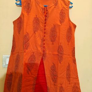 Sleeveless Bright Kurta