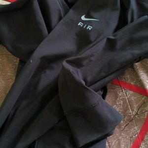 Black Streacheble Hoodie