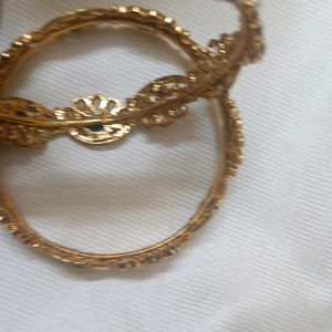 Pearl Kundan Bangles