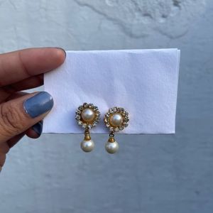 Gloden Earrings With Pearls