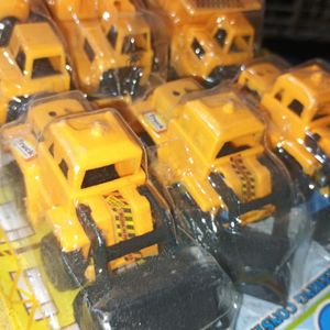 6Toy Trucks