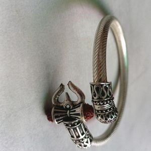 beautiful silver bracelet