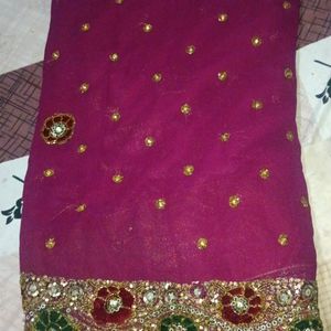 Sale✴️ Sale✴️Beautiful Shiny Saree