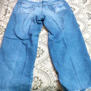 Fashionable Jeans.Good Quality Product👌👌