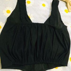 Am Selling A Black Crop Top