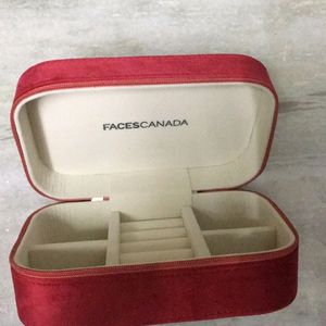 Faces Canada Mekup Brush Jewelry Box & Blender