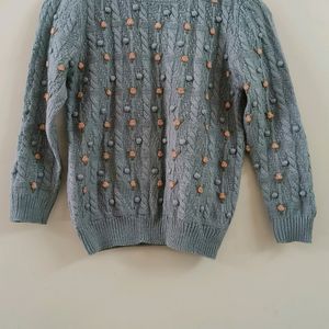 Crewneck Sweater with  Floral Handwork