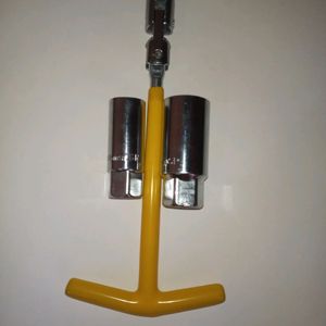 Induro Spark Plug Tool