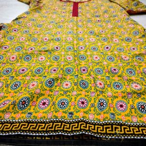 Yellow Kurta Set With 5 Corner Neck Shape