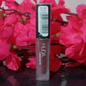 HUDA BEAUTY FIRST CLASS SHADE LIPSTICK 💄😍