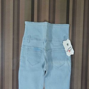 Y-46 Size 28 Slim Fit Women Denim Jeans