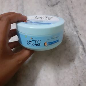 Lacto Calamine Light Moisturising Gel