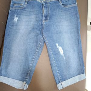 Branded Capri Knee Length From Kraus Brand