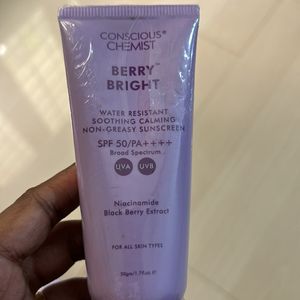 Sealed Berry Bright Sunscreen