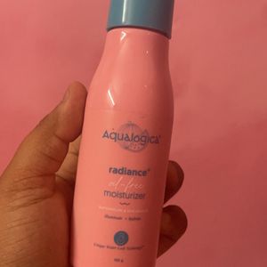 Aqualogica Radiance+ Oil-Free Moisturizer