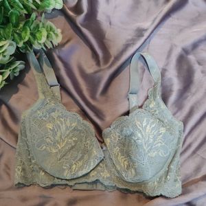 grey shimmey bra